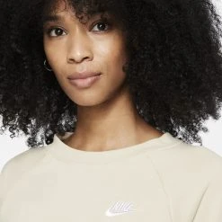 Γυναικεία Nike Sportswear Essentials Fleece Crew Γυναικείο Φούτερ RATTAN/WHITE -Γυναικεία Ρούχα Εκπτώσεις nike w nsw essntl flc crew 10
