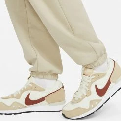 Γυναικεία Nike Sportswear Essentials Γυναικείο Παντελόνι Φόρμας RATTAN/RATTAN/WHITE -Γυναικεία Ρούχα Εκπτώσεις nike w nsw essntl flc mr crgo pnt 5