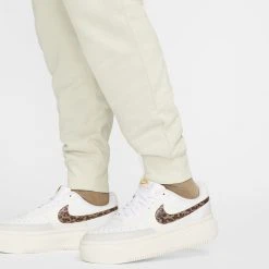 Γυναικεία Nike Sportswear Essential Fleece Γυναικείο Παντελόνι Φόρμας LT OREWOOD BRN/BLACK -Γυναικεία Ρούχα Εκπτώσεις nike w nsw essntl pant reg flc mr 13