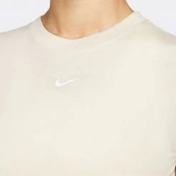Nike Sportswear Essential Γυναικεία Crop Top SANDDRIFT/WHITE -Γυναικεία Ρούχα Εκπτώσεις nike w nsw essntl tee slim crp lbr 2