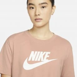 Γυναικεία Nike Sportswear Essential Γυναικείο Crop Top ROSE WHISPER/WHITE 6 Γυναικεία Nike Sportswear Essential Γυναικείο Crop Top ROSE WHISPER/WHITE -Γυναικεία Ρούχα Εκπτώσεις nike w nsw tee essntl crp icn ftr 6