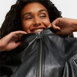 Γυναικεία Puma T7 Bomber Γυναικείο Μπουφάν Puma Black-Dark Shadow CAT 8 Γυναικεία Puma T7 Bomber Γυναικείο Μπουφάν Puma Black-Dark Shadow CAT -Γυναικεία Ρούχα Εκπτώσεις puma t7 oversized faux leather bomber 3