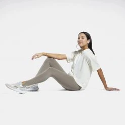 Γυναικεία Reebok Classics Boxy Γυναικείο T-shirt NONDYE -Γυναικεία Ρούχα Εκπτώσεις reebok classics cl rbk nd boxy tee 9