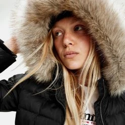 Γυναικεία Tommy Jeans Essential Hooded Down Γυναικείο Μπουφάν BLACK -Γυναικεία Ρούχα Εκπτώσεις tommy jeans essential hooded down coat 2