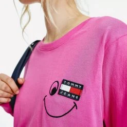 Tommy Jeans Smiley Badge Γυναικεία Μπλούζα με Μακρύ Μανίκι Vivid Fuchsia -Γυναικεία Ρούχα Εκπτώσεις tommy jeans tjw regular smiley badge ls 2